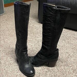 Frye Lucinda Women's Black Knee-High scrunch Boots- like new